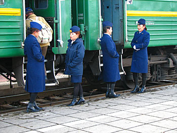 昼間の列車の乗務員たち