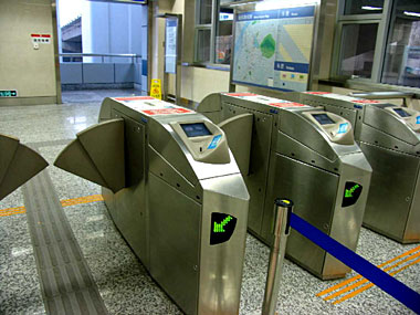 南京地下鉄の自動改札